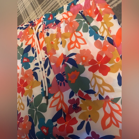 NWT flowered skirt - Picture 2 of 7